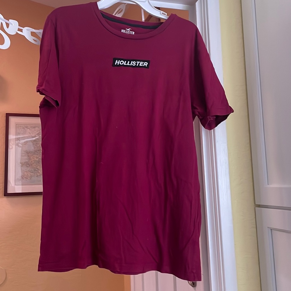 Red Hollister men’s shirt large